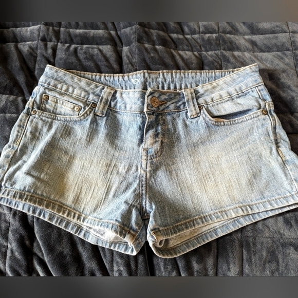 Bullhead Pants - B by Bullhead shorts junior size 11 short shorts light blue denim